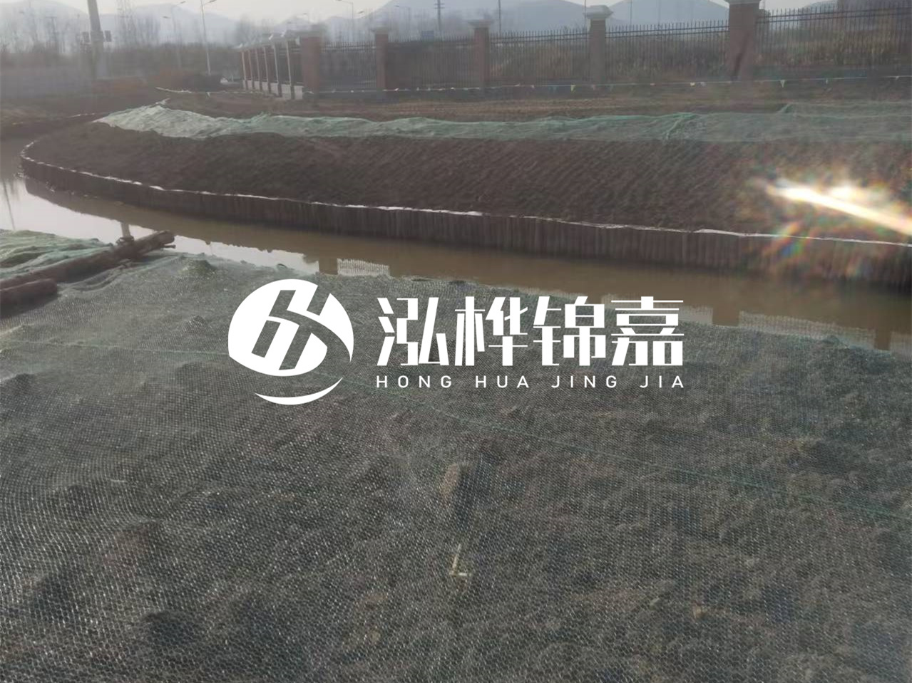 河道木樁打不下去怎么辦？河道打樁木能在水里使用多少年？